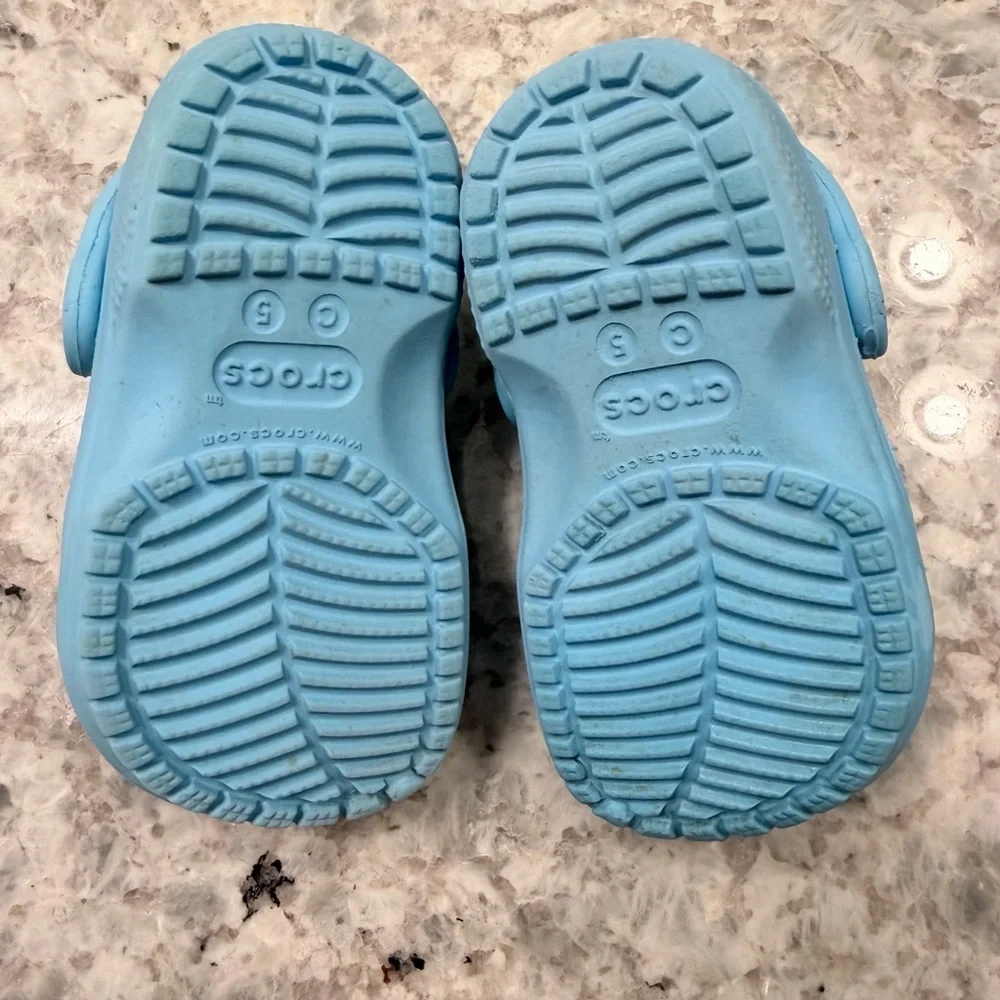 CROCS Kids Light Blue Classic Clog with Heel Strap - Picture 5 of 5